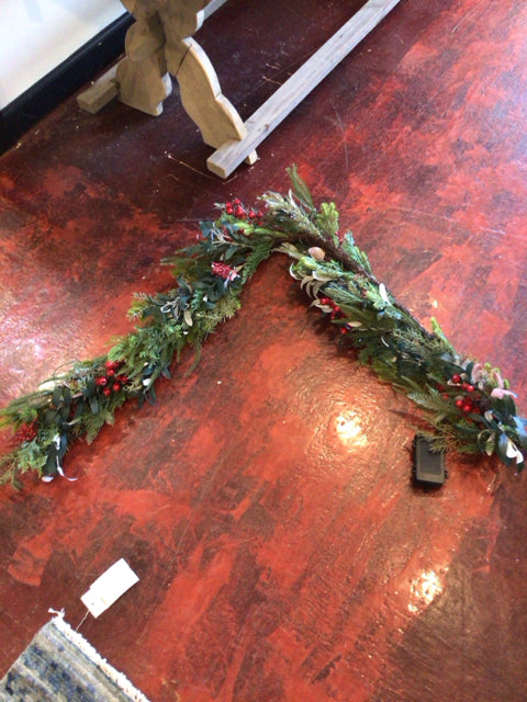Grandin Road Garland Green Plastic Battery Operated Holiday Item