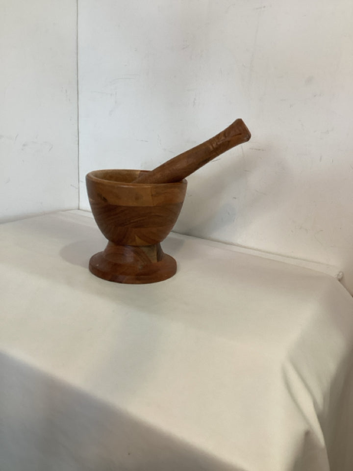 Brown Wood Mortar & Pestle