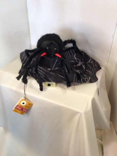 Halloween Black/White Plastic Spider Holiday Item