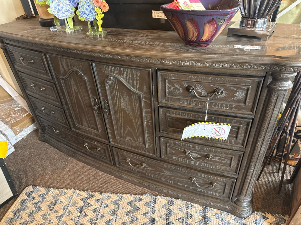 Furniture of America Traditional Wood AS IS Brown Dresser/Chest FOA-CM7661D