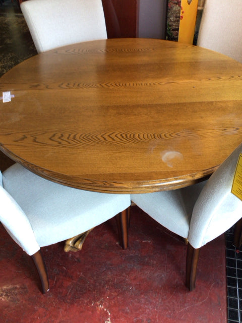 Round Wood w/Leaf Pedestal Brown Table