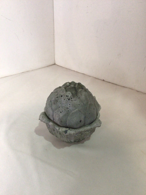 Resin Artichoke Gray Box