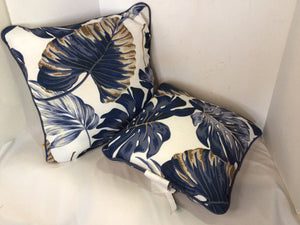 Indoor/Outdoor Blue/White Polyester Botanicals Pair Pillow Set