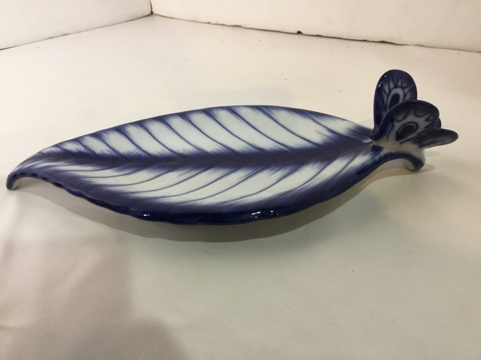 Blue/White Ceramic Leaf Plate