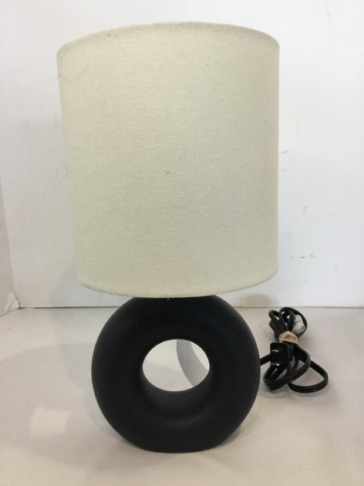Black Ceramic Circle Lamp