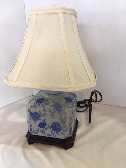 Oriental Blue/White AS IS Lamp
