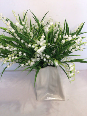 Green/White In Vase Faux Flowers