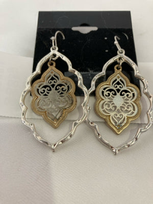 Metal Silver/Gold Earrings