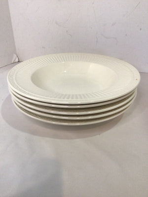 Mikasa Set of 5 Cream Stoneware Bowl Set