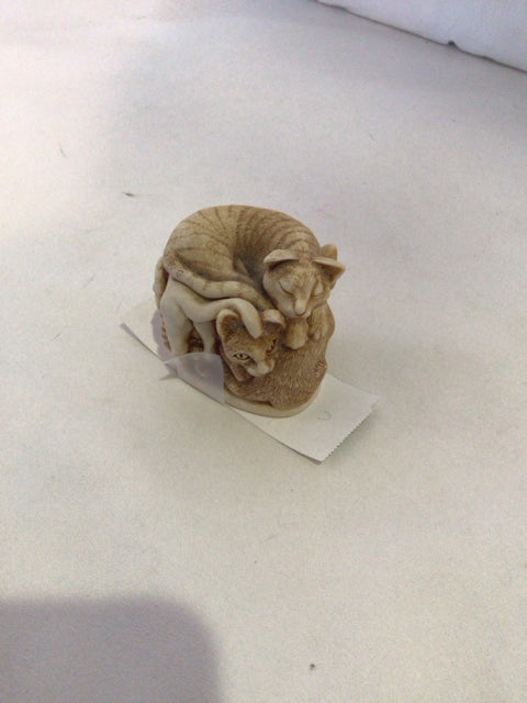 Harmony Kingdom Figurine Brown/White Resin Cats Trinket Box