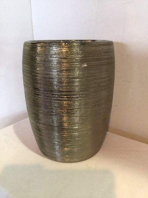 Bed Bath & Beyond Silver Ceramic Ribbed Trash Can