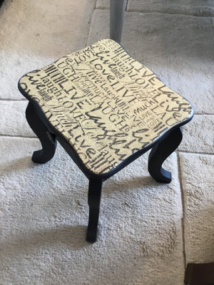 Wood Words Black/Tan Table
