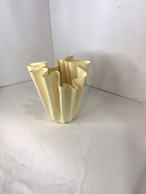 Cream Plastic Wrinkle Vase