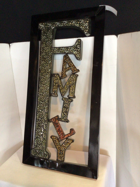 Metal Family Black/Multi Wall Decoration Art