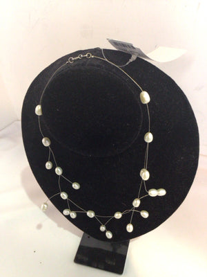 Wire White Pearls Necklace