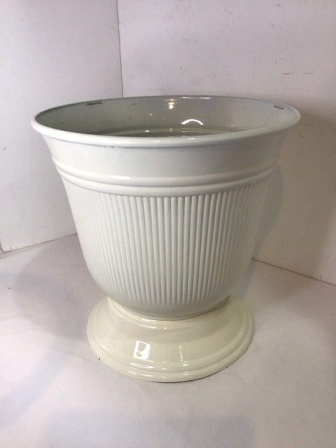 Urn Cream Plastic Planter