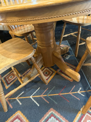 Pedestal Oak 4 Chairs W/Leaf Table & Chairs