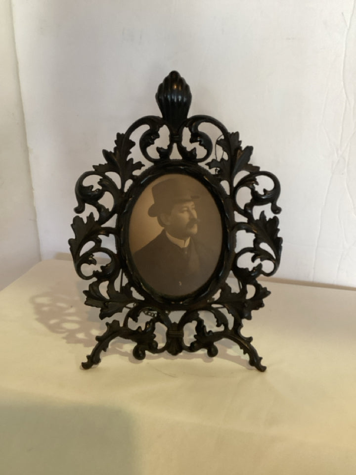 Vintage Black Scroll Oval Frame