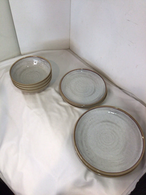 Food Network Gray/Tan Plastic 12 Piece Plate Set