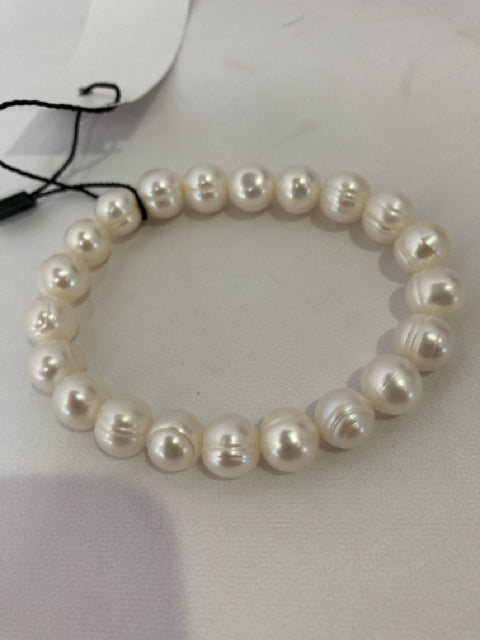 White Pearls Bracelet