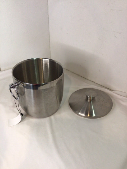 Oggi Silver Stainless Steel Lidded Ice Bucket