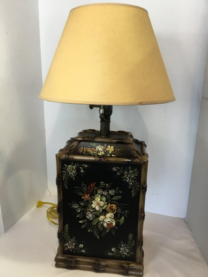 Black/Multi Wood Floral Lamp