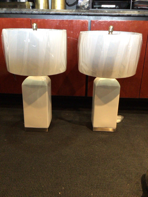 Safavieh Pair White Ceramic Lamp Set CQ5UNBAV