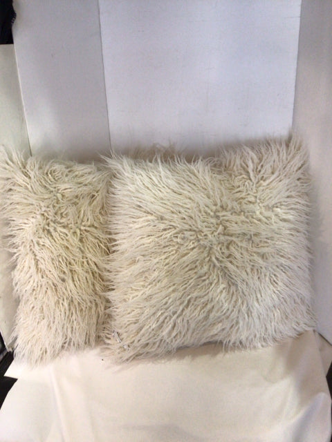 Bohemian White Faux Fur Pair Pillow Set