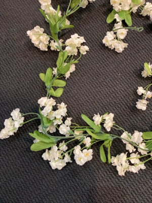 Green/White Daffodils Miniature Garland/Greenery