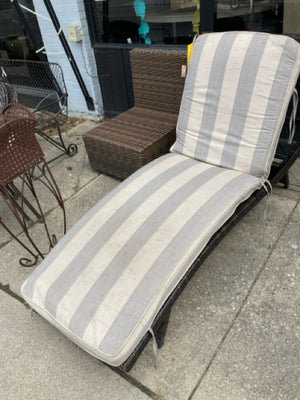 Sunbrella Outdoor/Outside Cream/Gray Polyester Chaise Cushion