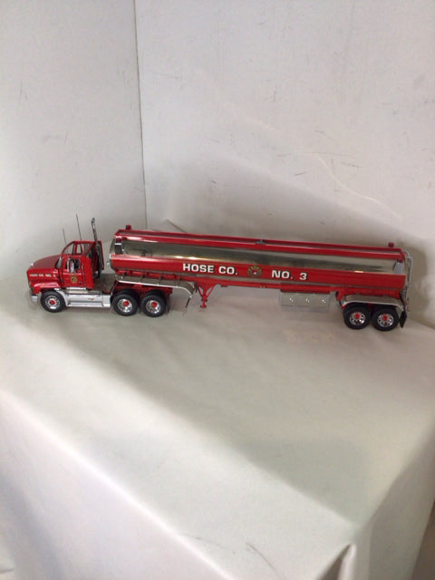 Franklin Mint Red 2 Piece Car