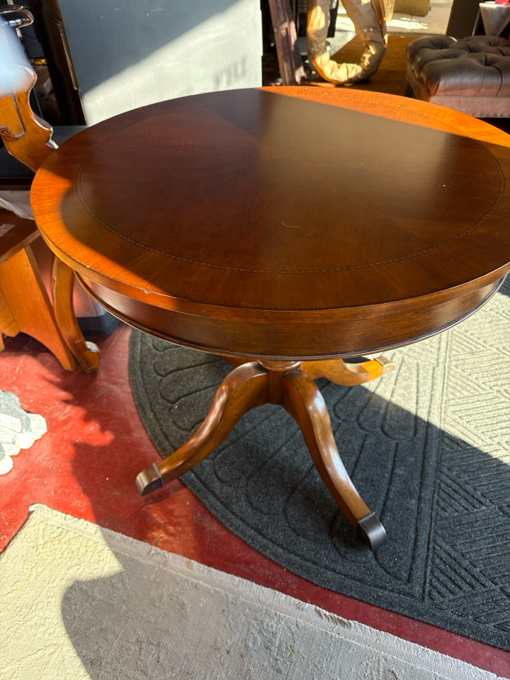 Pedestal Wood Inlaid End/Side Brown Table