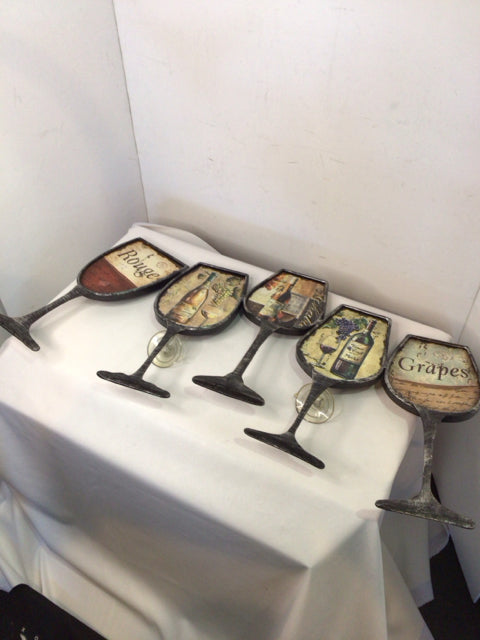 Metal Wine Black/Multi Wall Decoration Art