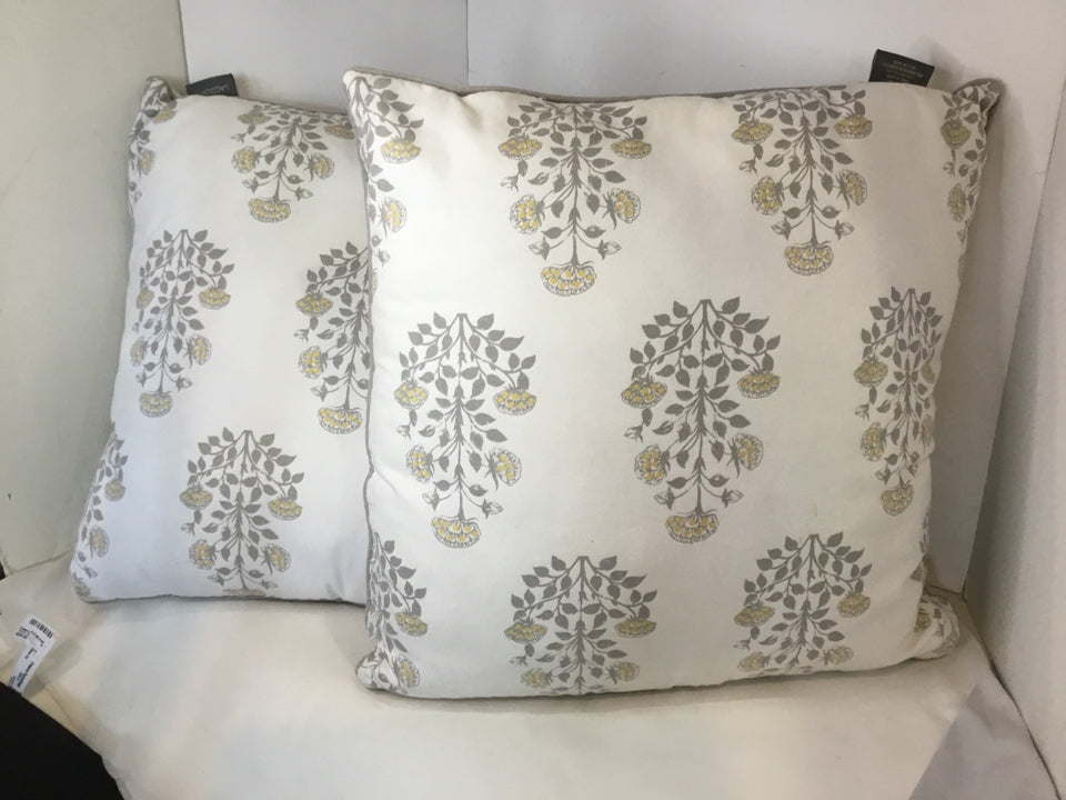 Lacourte Pair White/Gray Cotton Flowers Pillow Set