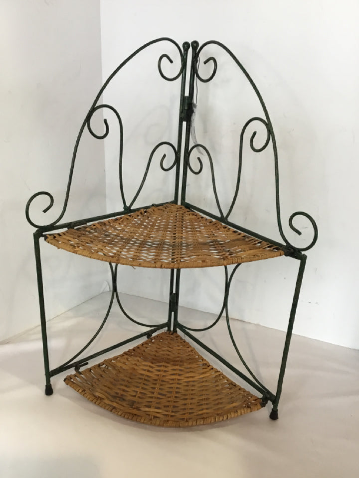 Natural Wicker Corner Shelf
