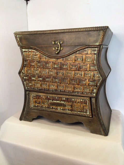 Bohemian Wicker Tan Trunk