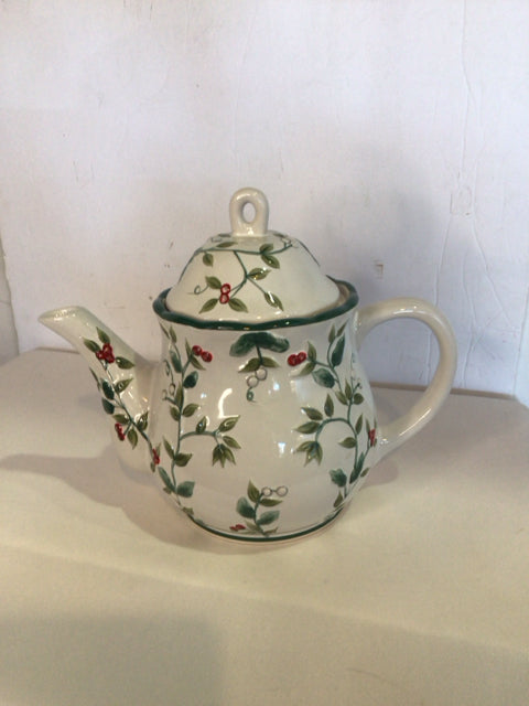 PFALTZGRAFF Teapot White Winterberry Holiday Item