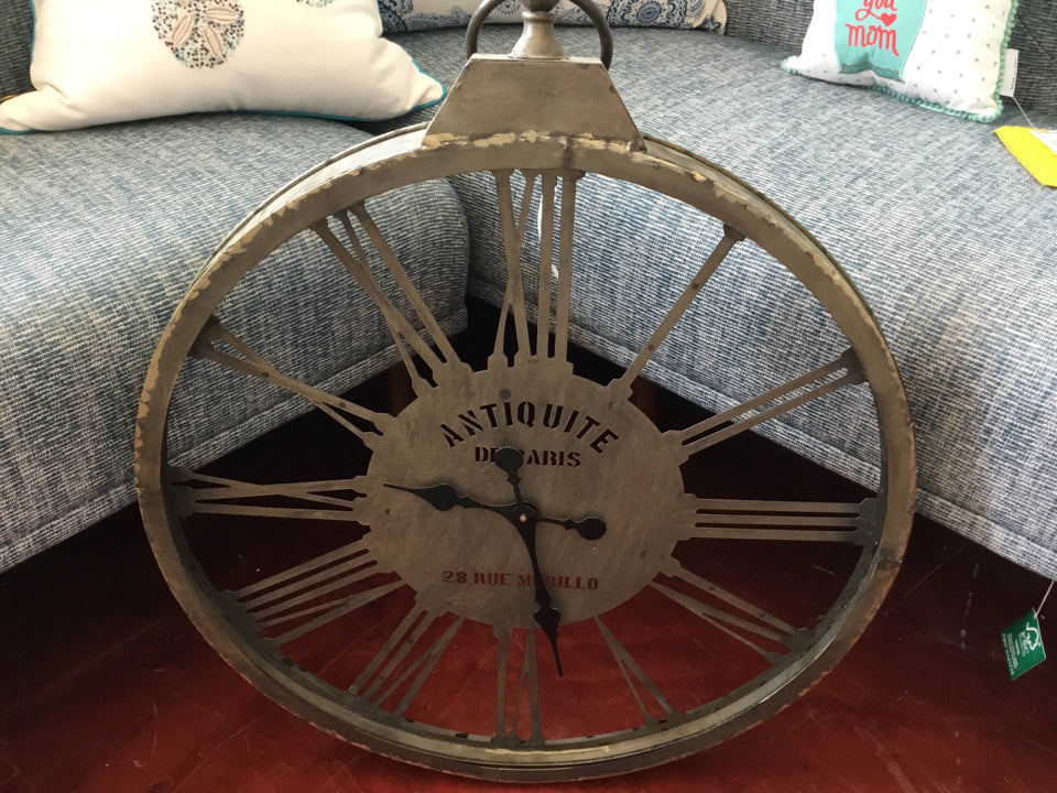 Vintage Wall Gray Metal Clock
