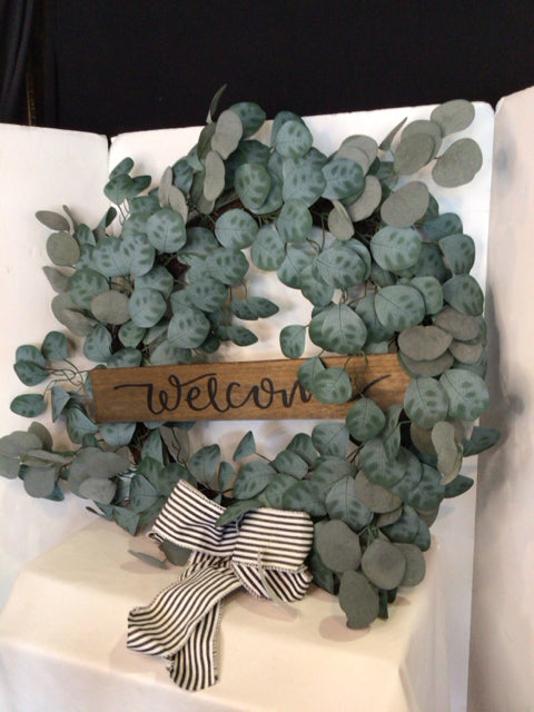 Green/White Welcome Wreath
