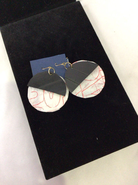 White/Black Circle Earrings