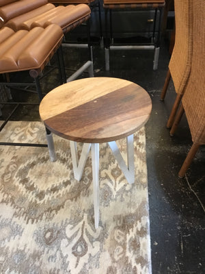 Wood 3 Leg Table