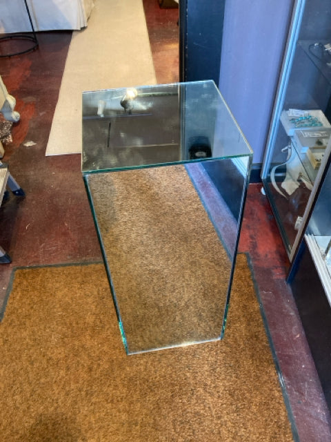 Modern Silver Mirror Stand Pedestal