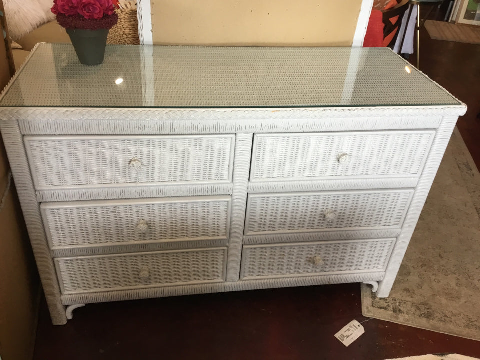 Henry Link 6 Drawers Wicker White Dresser/Chest