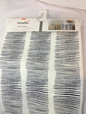 Studio 3B White/Blue Cotton Stripe New Table Runner