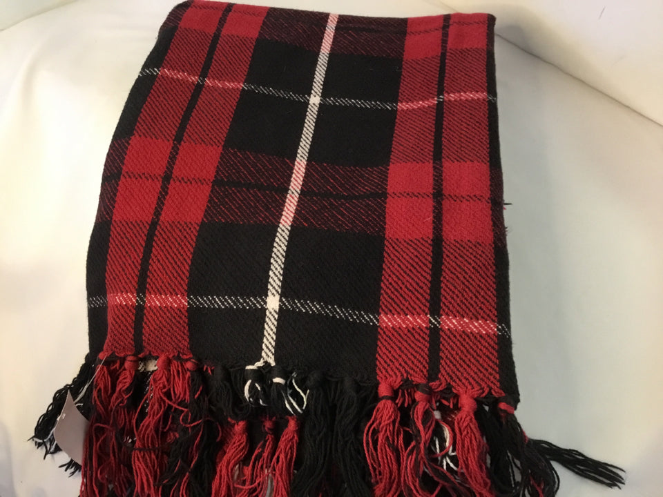 Red/Black Cotton Plaid Throw