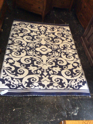 Outdoor/Outside Plastic Blue/White Rug