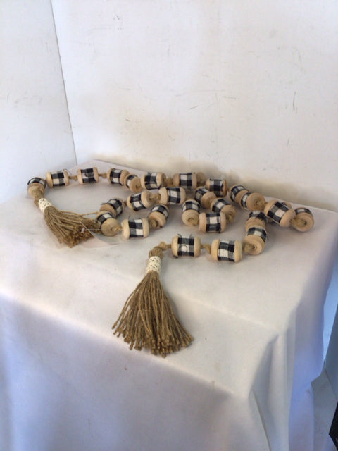 Natural/Black Wood Garland/Greenery