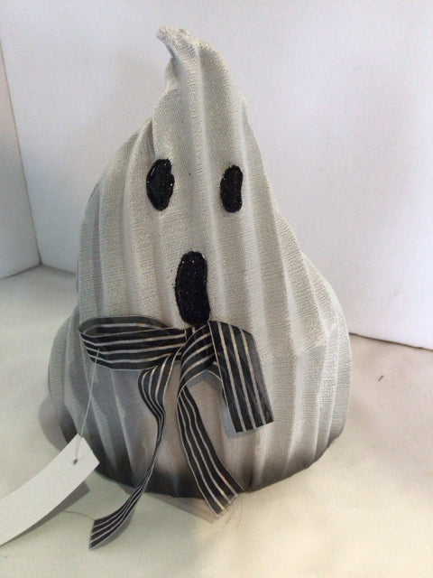 Halloween White Metal Ghost Holiday Item