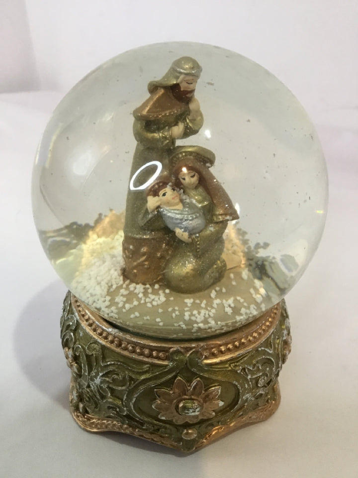 Snow Globe Gold Glass Mary & Joseph Music Holiday Item