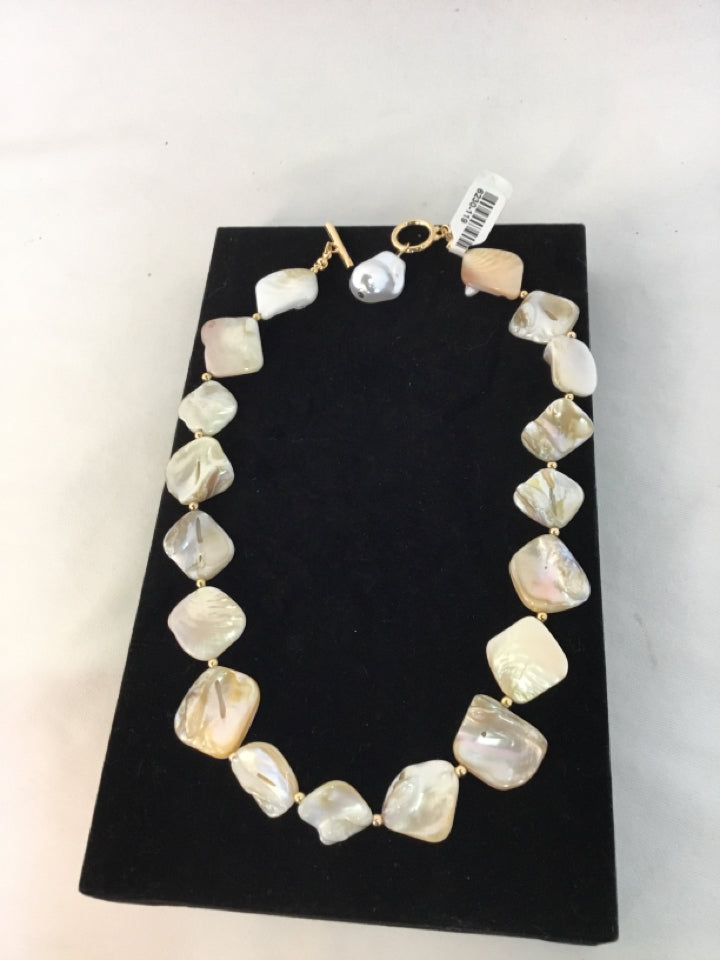 Shell Cream Necklace